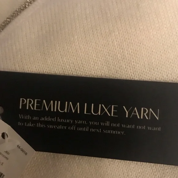 New XS Banana Republic Cream Crew Neck Sweater - Picture 8 of 8